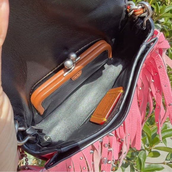 EUC Coach Dinkier With Wild Tea Rose Fringe 86850 - Picture 13 of 15